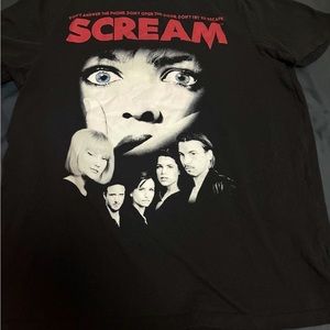 Old Navy Black Graphic Tee - Scream Design